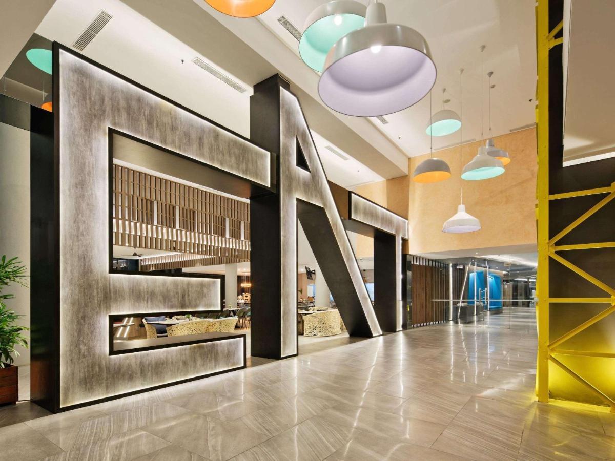 Ibis Styles Batam Nagoya Hotell Exteriör bild