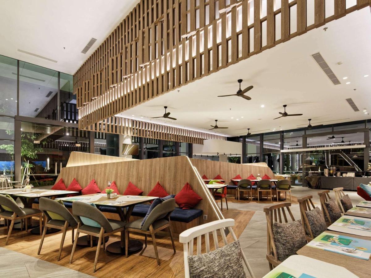 Ibis Styles Batam Nagoya Hotell Exteriör bild