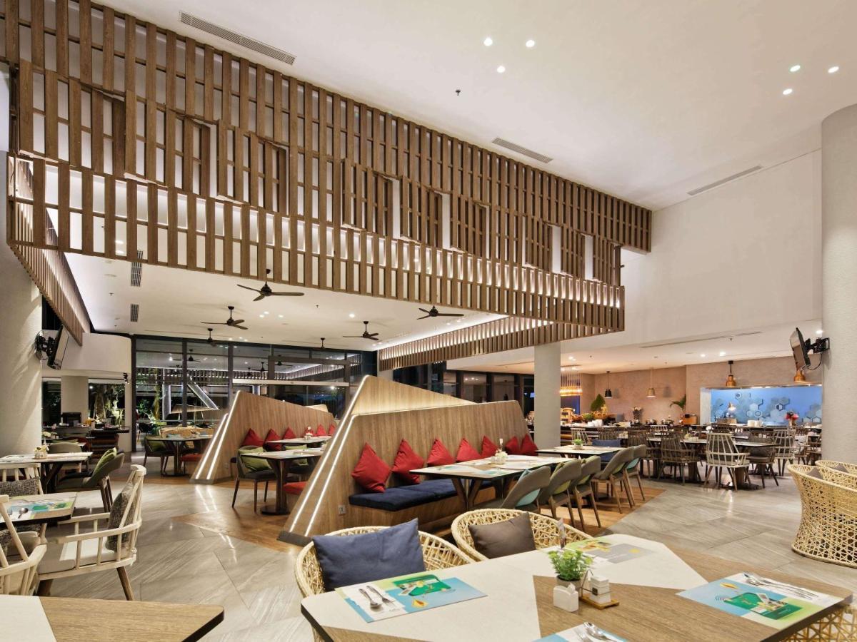 Ibis Styles Batam Nagoya Hotell Exteriör bild