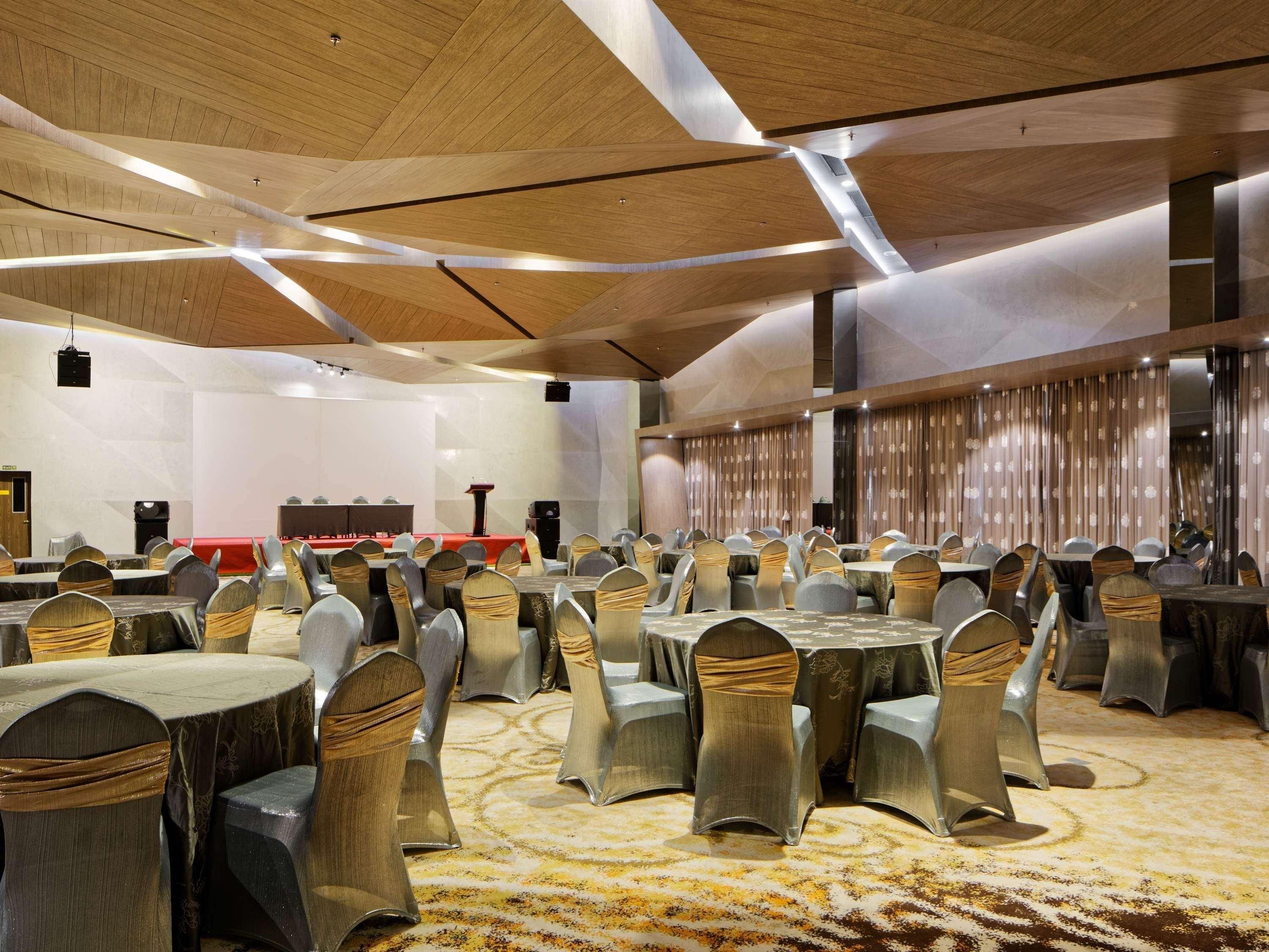 Ibis Styles Batam Nagoya Hotell Exteriör bild