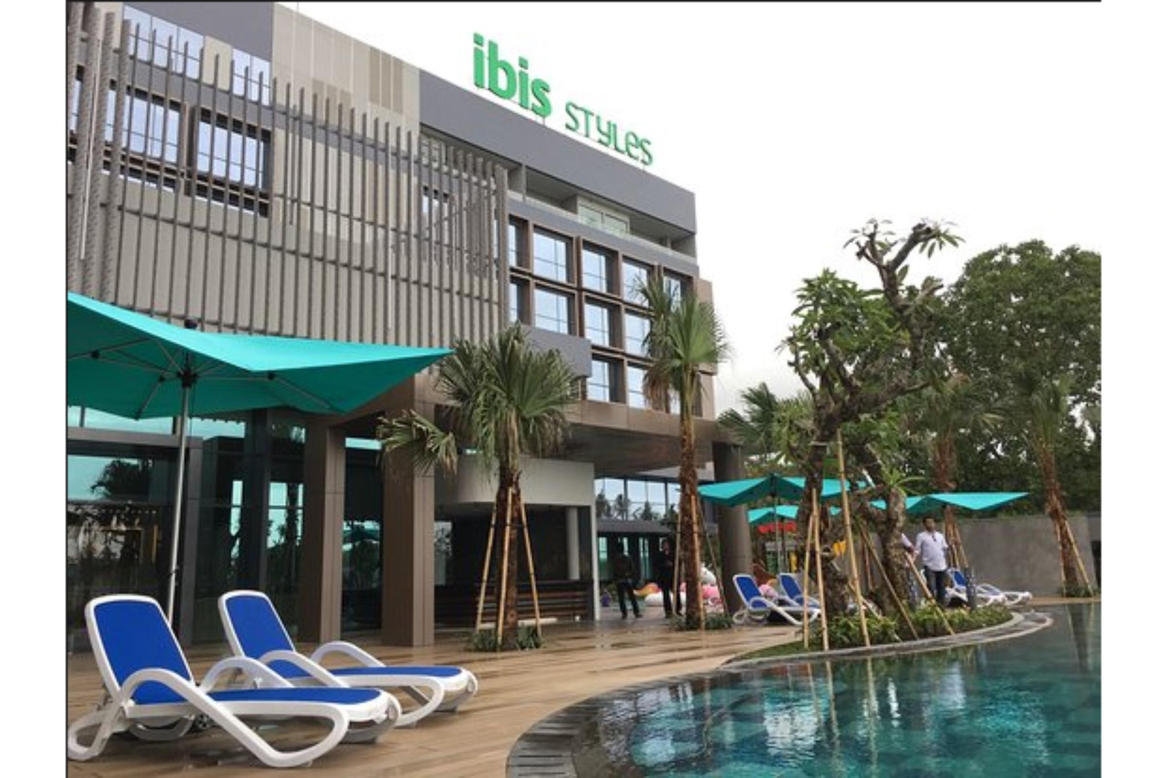 Ibis Styles Batam Nagoya Hotell Exteriör bild