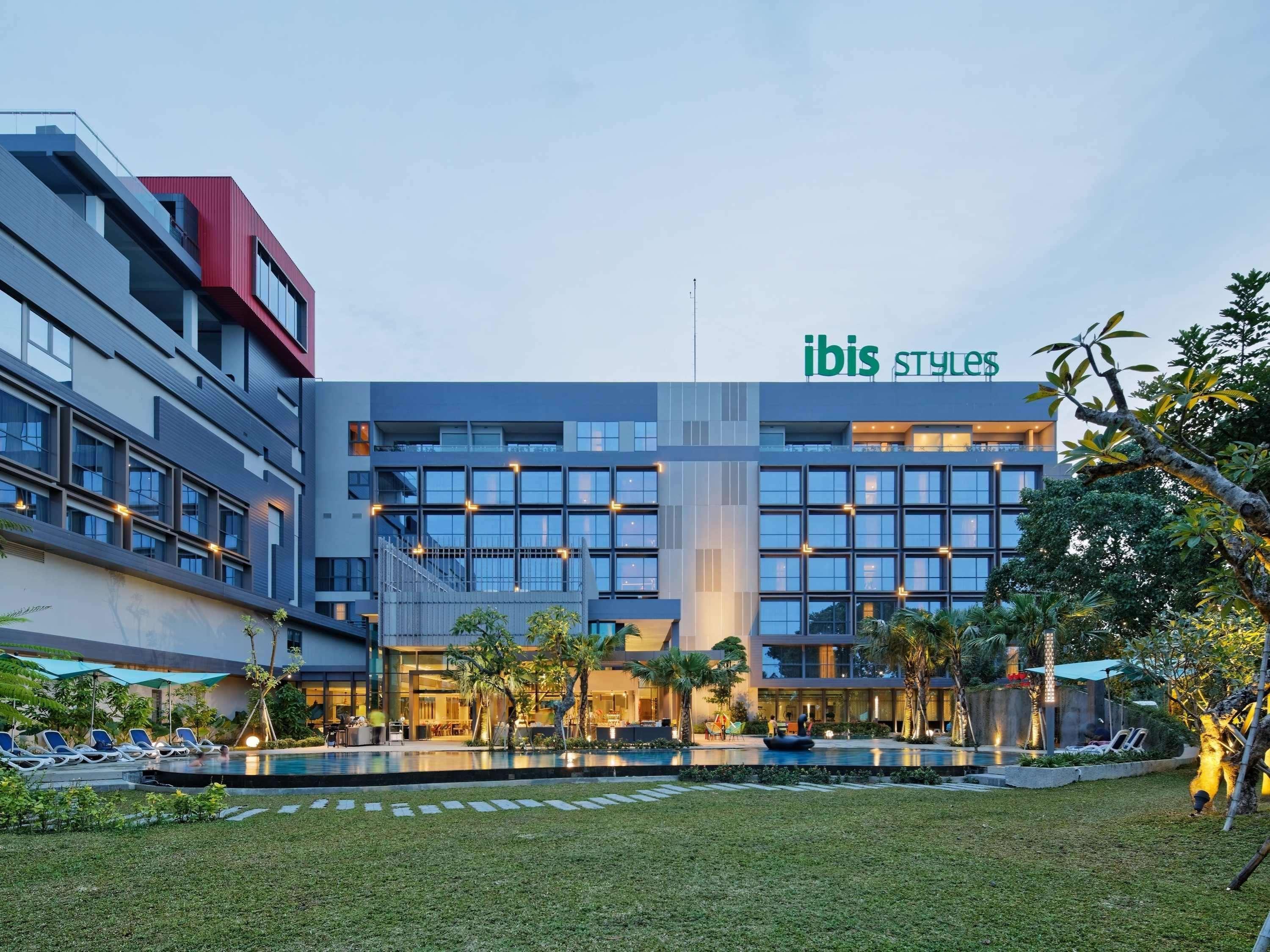 Ibis Styles Batam Nagoya Hotell Exteriör bild