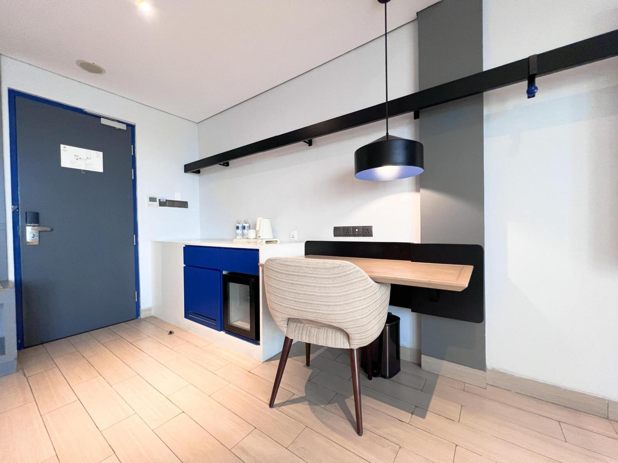 Ibis Styles Batam Nagoya Hotell Exteriör bild