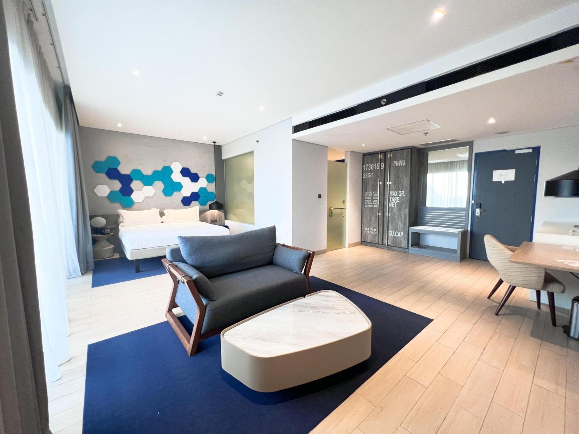 Ibis Styles Batam Nagoya Hotell Exteriör bild