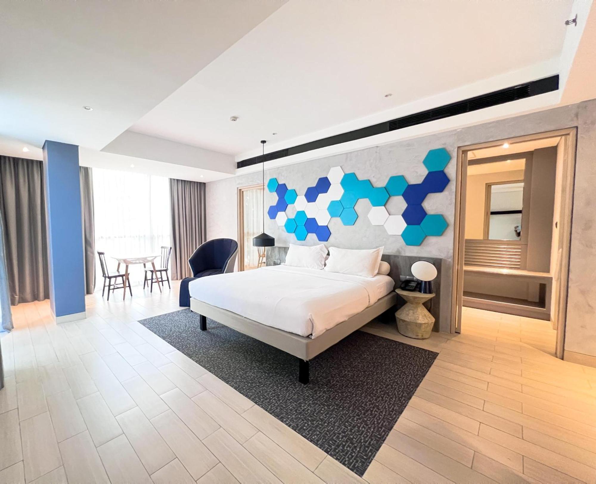 Ibis Styles Batam Nagoya Hotell Exteriör bild