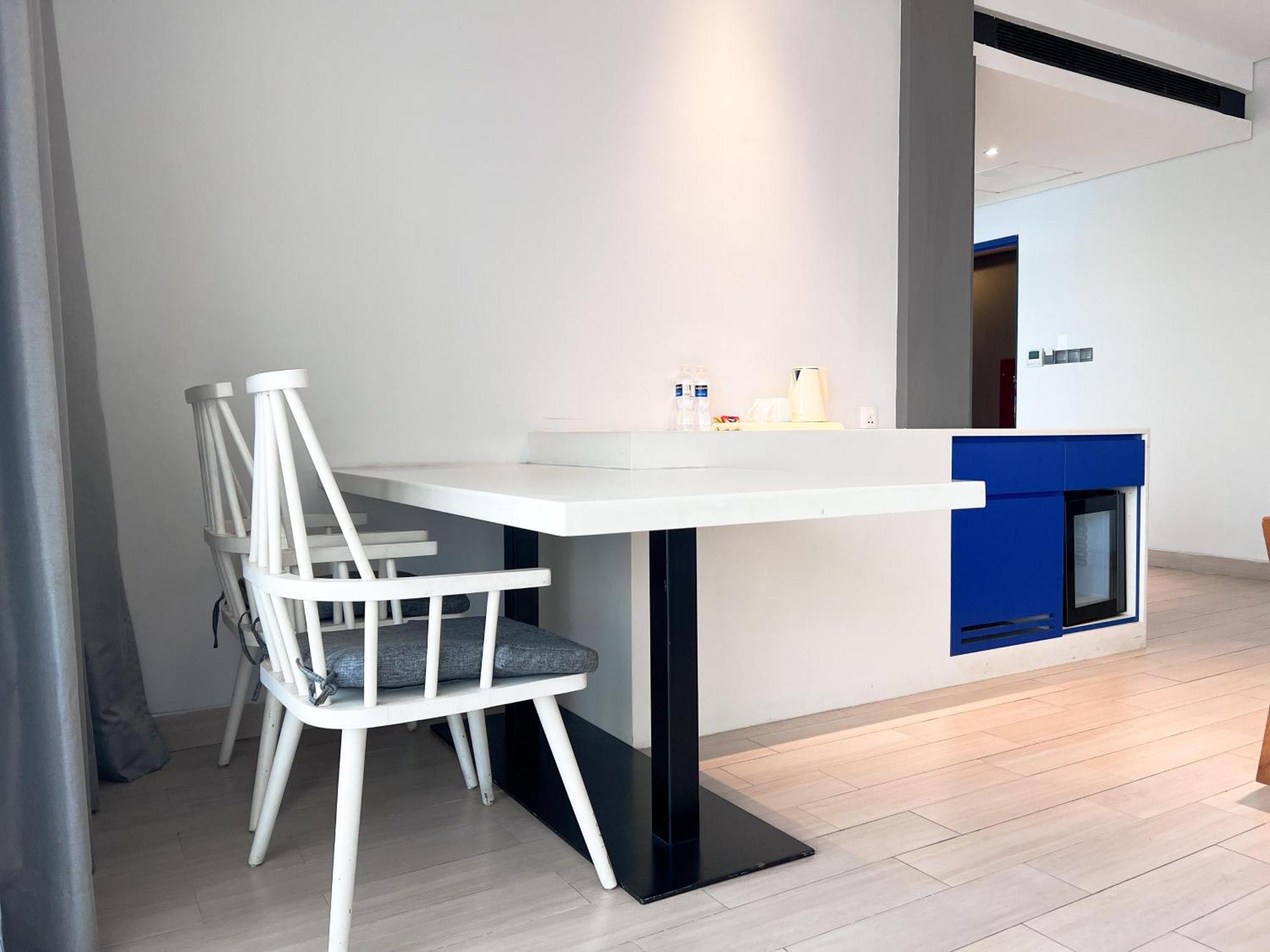 Ibis Styles Batam Nagoya Hotell Exteriör bild