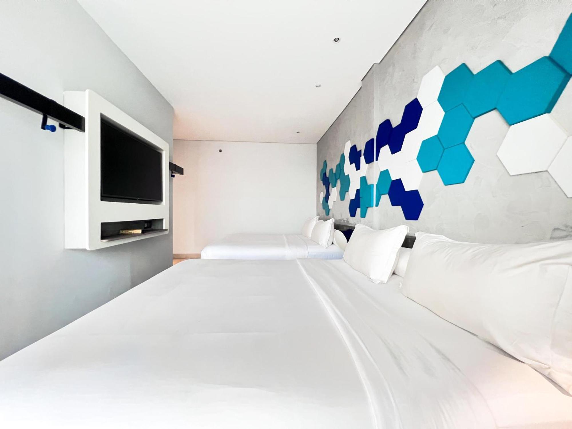 Ibis Styles Batam Nagoya Hotell Exteriör bild