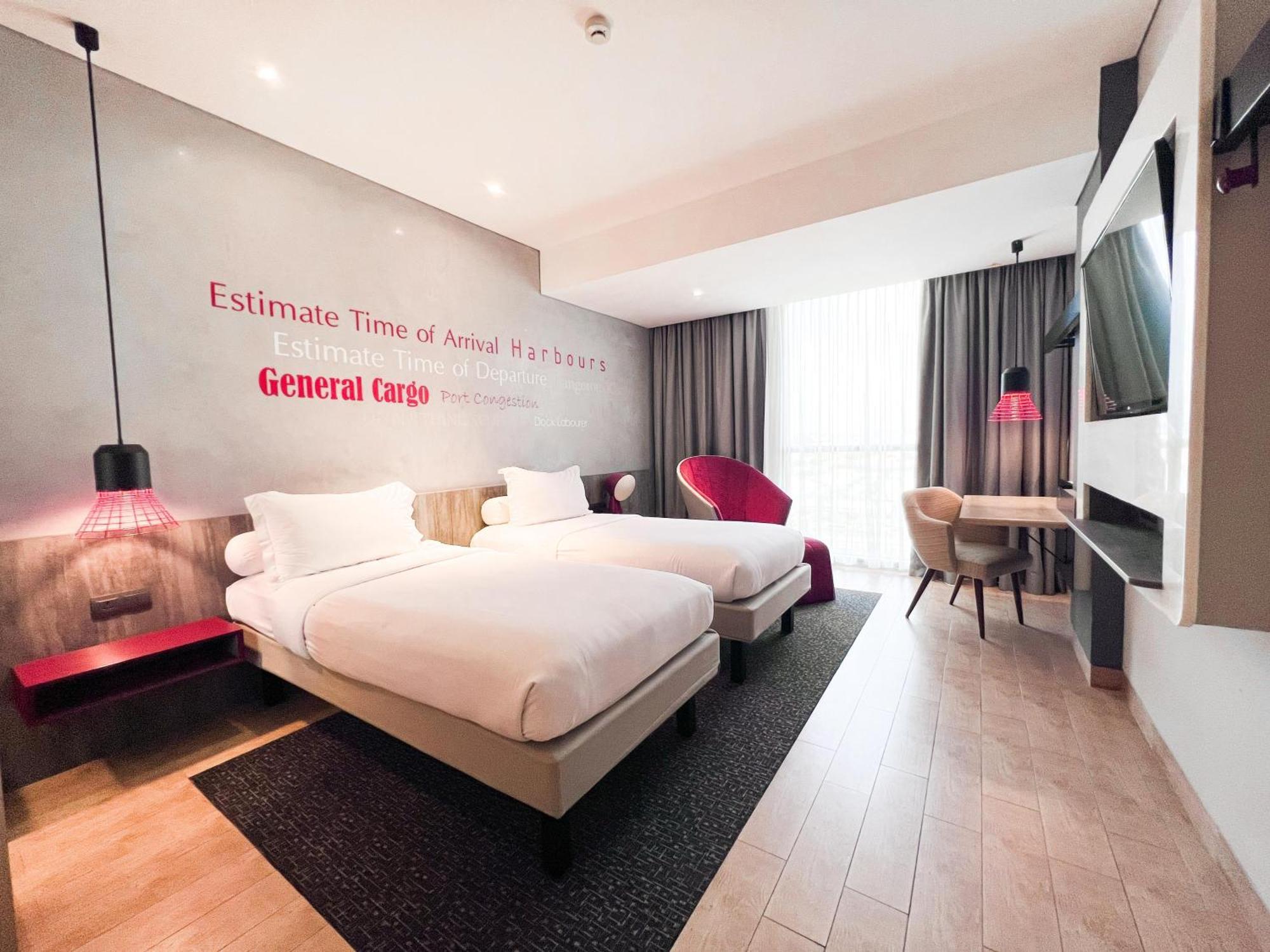 Ibis Styles Batam Nagoya Hotell Exteriör bild