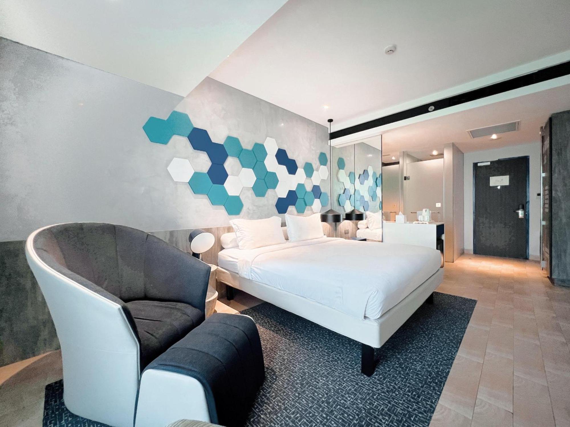 Ibis Styles Batam Nagoya Hotell Exteriör bild