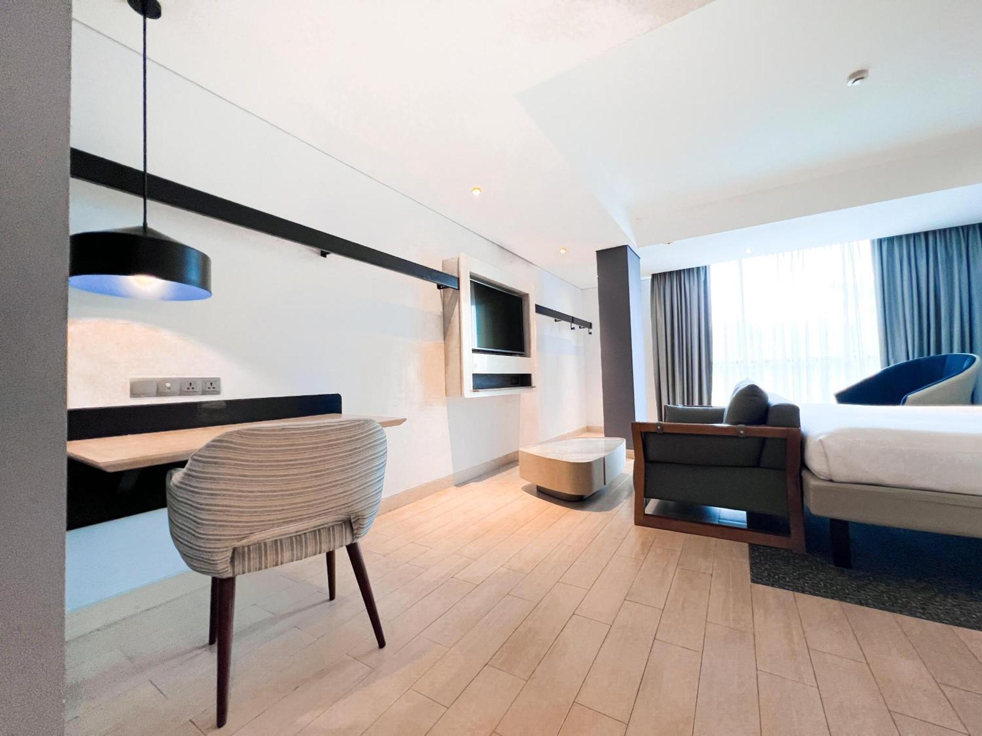 Ibis Styles Batam Nagoya Hotell Exteriör bild
