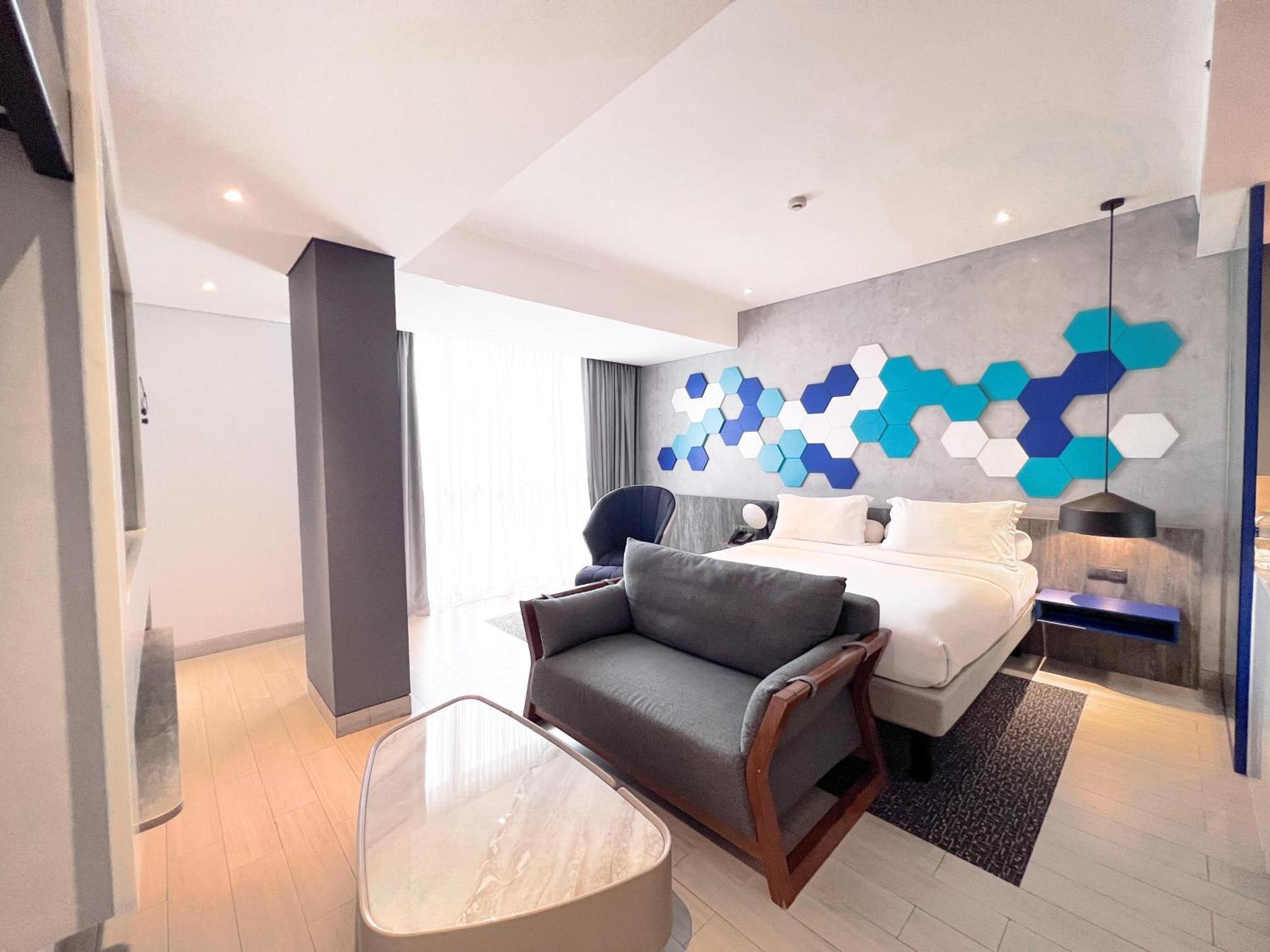 Ibis Styles Batam Nagoya Hotell Exteriör bild