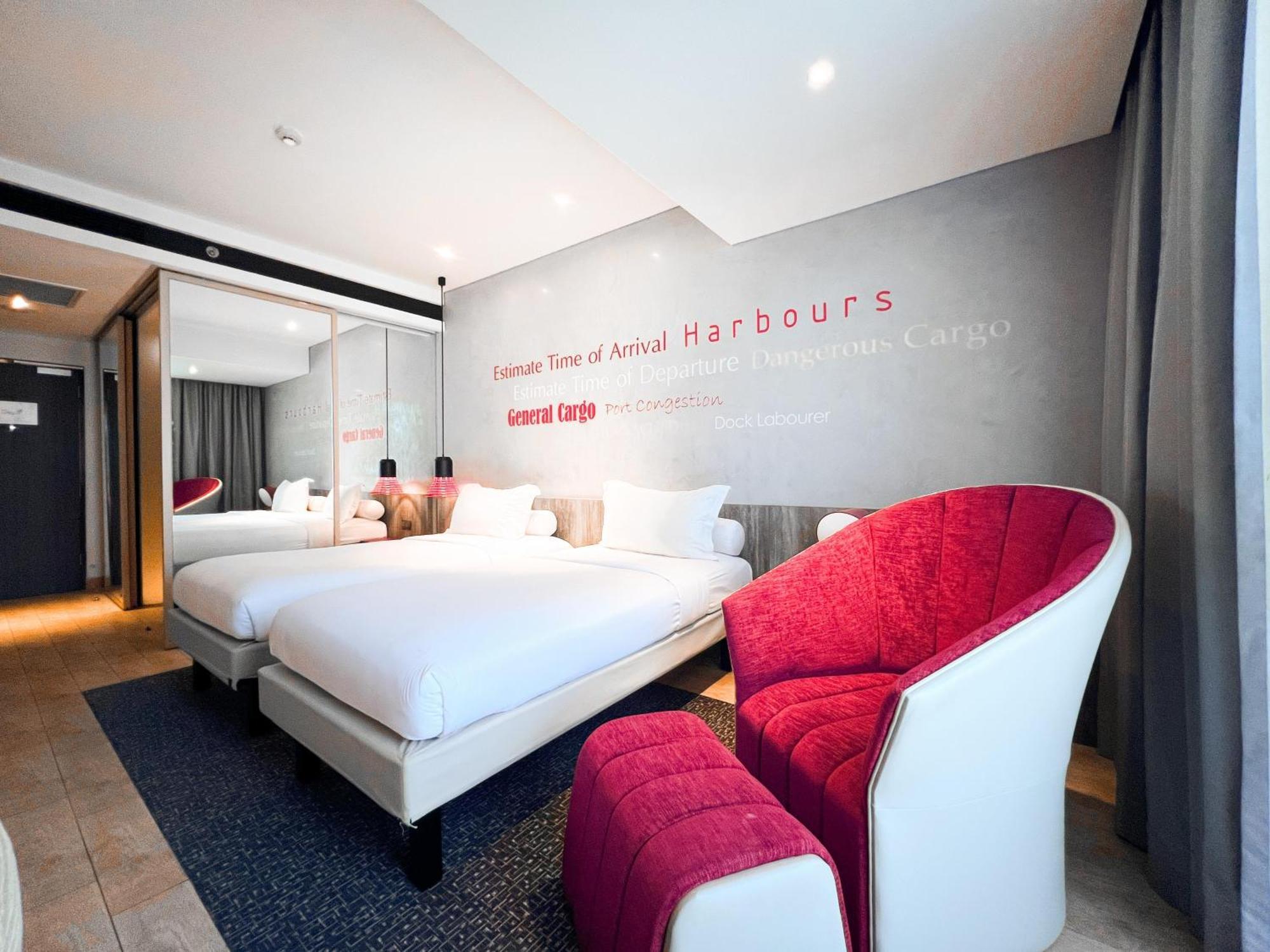 Ibis Styles Batam Nagoya Hotell Exteriör bild