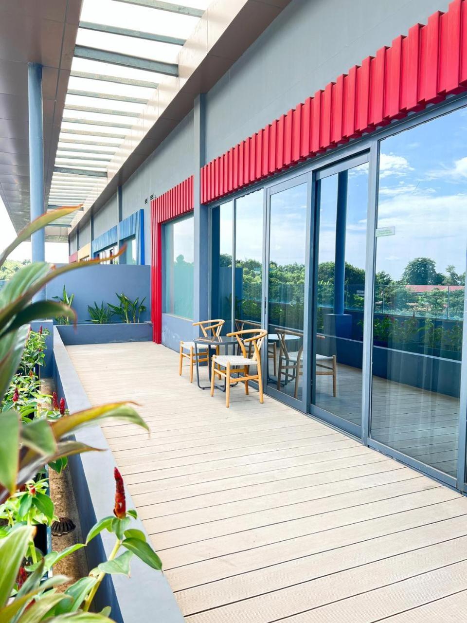 Ibis Styles Batam Nagoya Hotell Exteriör bild