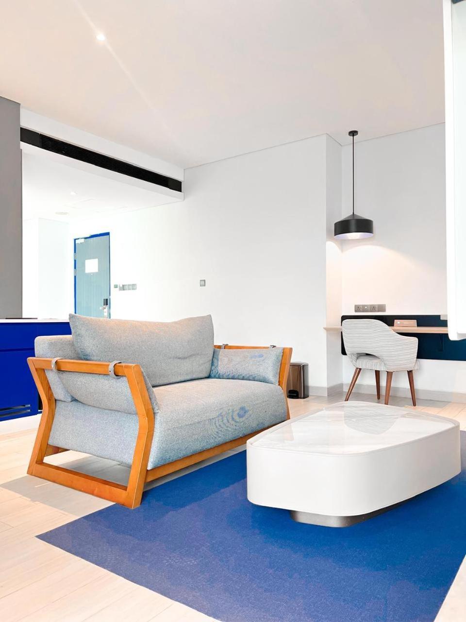 Ibis Styles Batam Nagoya Hotell Exteriör bild